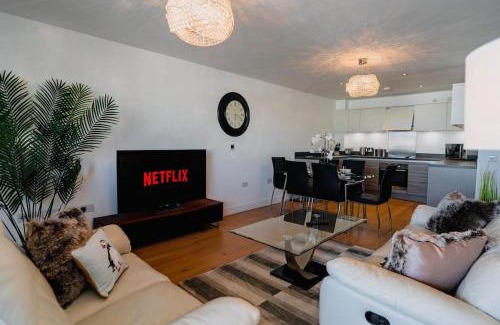 Seafront Apartment | Marina with a view/2 bd flat