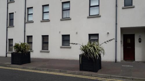 Castlerock Apartment | Marine Beach Escape Castlerock Beside Beach Golf Course and Pub