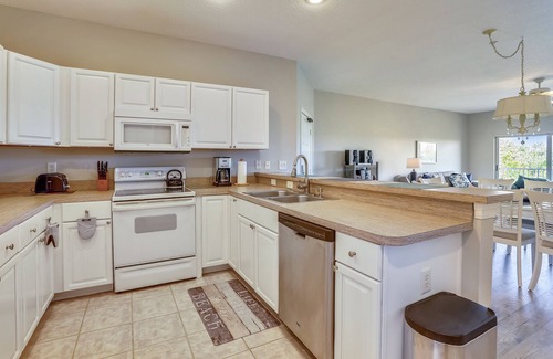 Indian Shores Condo | Mariner's Pointe 202 - Lots of amenities! Amazing updates! Steps from the beach!