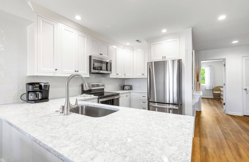 Isle of Palms Villa | Mariner's Walk 5F - Ocean View Condo! Pool!