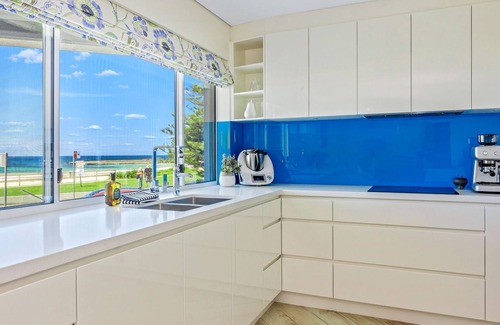 Mollymook Apartment | Mariners 1 - Meters away from the golden sands of Mollymook Beach