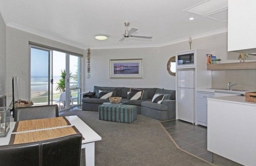 Mollymook Apartment | Mariners 5 - High quality apartments opposite Mollymook Beach and Beachside Golf Course