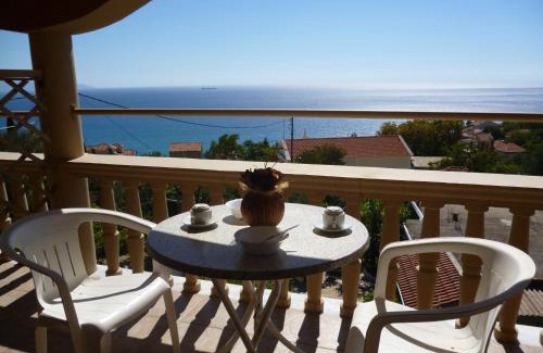 Mousata Apartment | Marinos Studios at Lourdata village