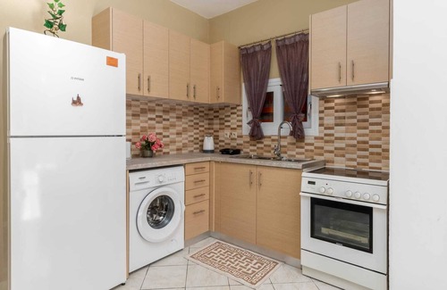 Mousata Apartment | Marios Studio | Nikos & Vassilis Apartments