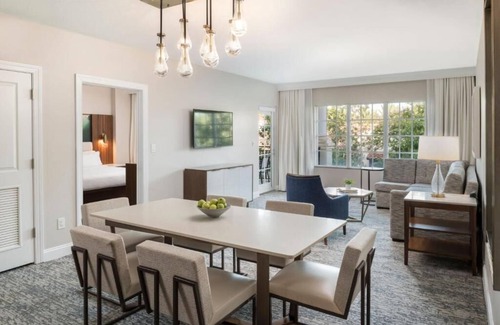 Florida Central Atlantic Coast Resort | Mariott lakeshore reserve/2 beedroom villa.
