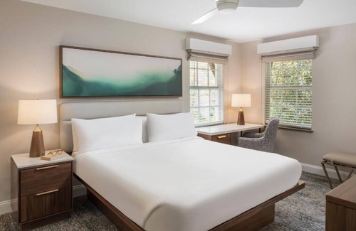 Florida Central Atlantic Coast Resort | Mariott lakeshore reserve/2 beedroom villa.