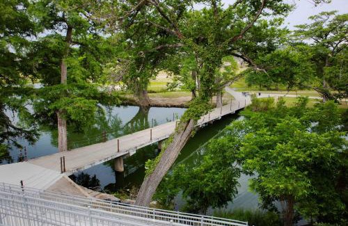 Kerrville Apartment | Mariposa Monarch - Walk to River