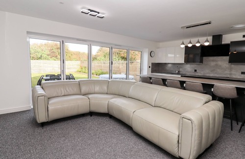 Llanasa Cottage | MARITOS, pet friendly, character holiday cottage in Talacre
