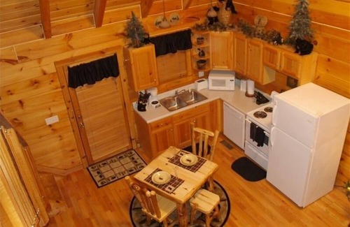 Sevierville Cabin | Mark10:27~2mile Pkwy-Dowtown Pigforge-Hotub-Jacz-Wifi-Gameroom.-NO EXTRA FEES