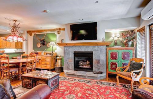 Beaver Creek Apartment | Market Square 201 by East West Hospitality