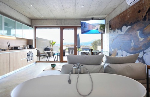 Kamilari Villa | Marnos Green Luxury Junior Villas - the ultimate luxury experience!