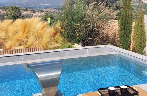 Kamilari Villa | Marnos Green Luxury Junior Villas - the ultimate luxury experience!
