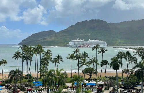Lihue Resort | Marriott Kauai Beach Club Oceanfront Room, Guest portion of 1 bedroom!