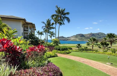 Lihue Villa | Marriott's Kauai Lagoons Kalanipu'u. Beautiful two Bedroom Villa, Full Kitchen