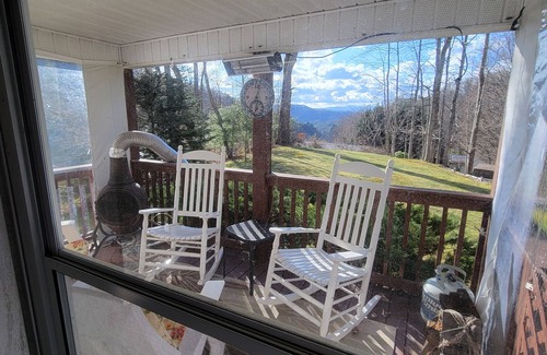 Mars Hill House | MARS HILL HIDEOUT. 3/2manufactured home with AC/heat. Near Mars Hill University