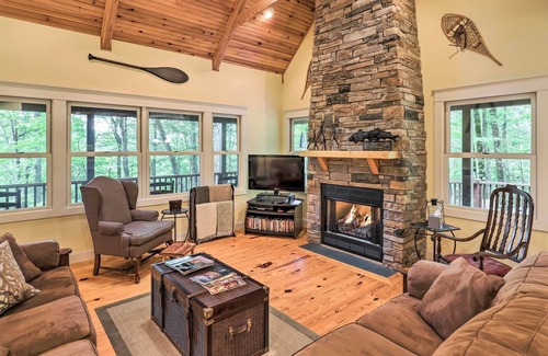 Wolf Laurel House | Mars Hill Home w/ Fire Pit + Amenity Access!