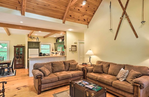 Wolf Laurel House | Mars Hill Home w/ Fire Pit + Amenity Access!