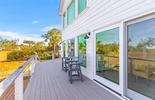 Marsh Island House | Marsh Island 9 - Best Sunset on the Island! Renovated Home!