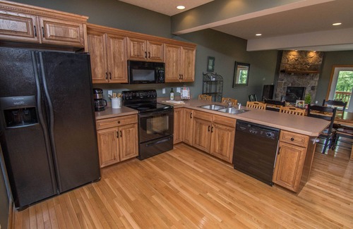 McHenry House | Marsh Run Cove | Spacious Duplex, 3 Primary Suites!