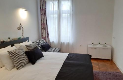 Kosancicev Venac Apartment | Marshal Urban Downtown apartment