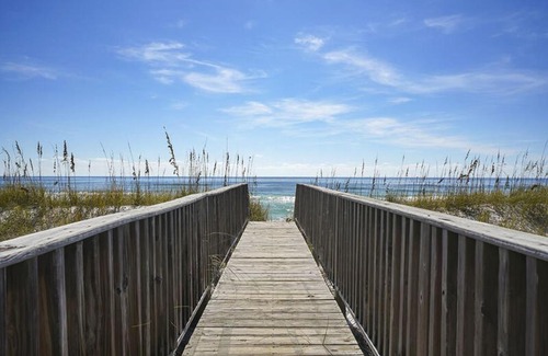 Destin House | Martinis in the Sand by Five Star Properties