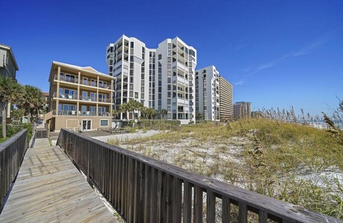 Destin House | Martinis in the Sand by Five Star Properties