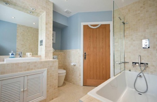 Alnmouth Cottage | MARTINS COTTAGE, romantic, country holiday cottage in Alnmouth