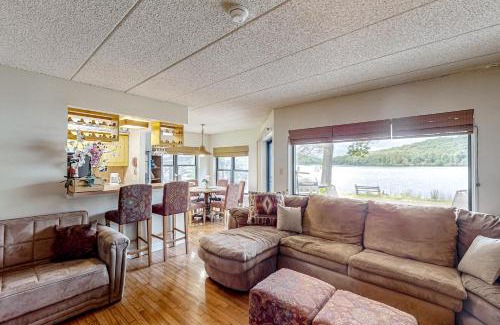 Lake Harmony Apartment | Marvel at Midlake