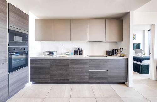 The Westside Apartment | Marvelous City View! 24-Hour Gym| Cinema room