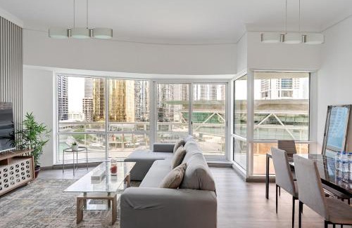 Jumeirah Lake Towers Apartment | marvelous lake-skyline view apt
