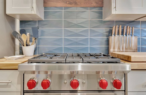 Paso Robles House | MARVELOUS MIDCENTURY-Hot Tub & 5 Blocks to Town Center