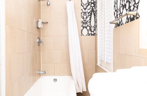 Historic District Hotel | Maryland Inn 2 Doubles, Pet-Friendly, 2 Units