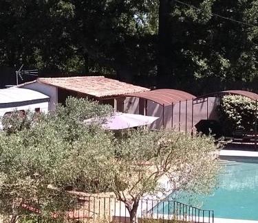 Lambesc Bed & Breakfast | Mas de Camejean