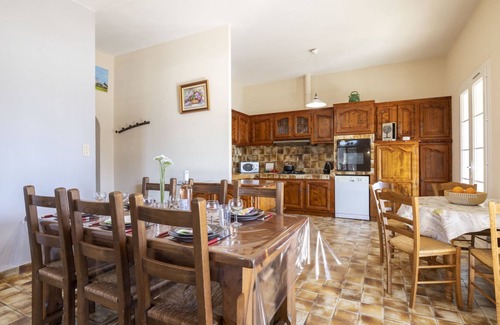Chateaurenard House | Mas de la Gourmette by Interhome