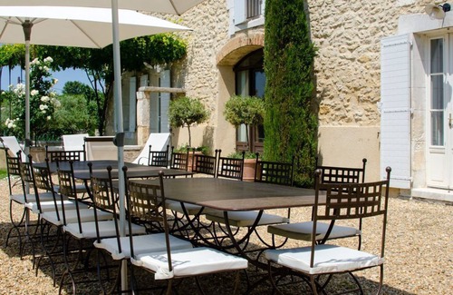 Robion House | Mas des Oliviers - in the heart of the Luberon, for 12-14