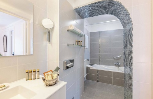 Antibes City Centre Hotel | Mas Djoliba