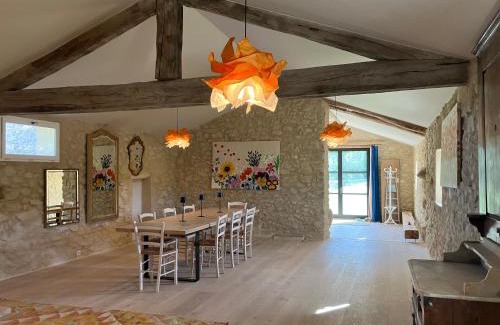 Pierrerue House | Mas du 18e siècle au calme entouré de champs de lavandes
