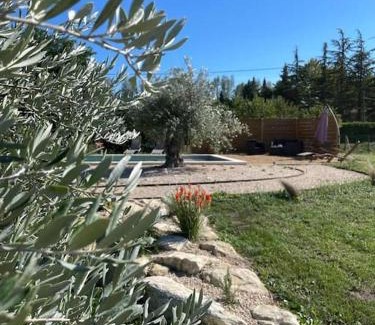 Althen-des-Paluds House | Mas l Oustau de Memei