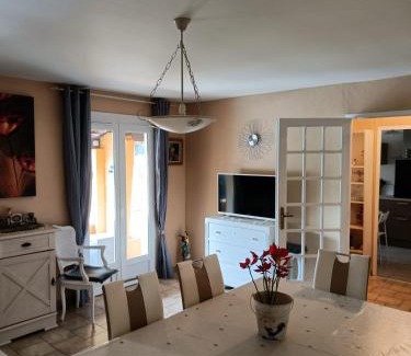 La Crau House | Mas provençal with terraces and small garden