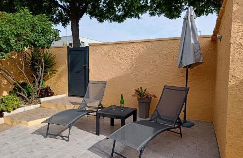 La Crau House | Mas provençal with terraces and small garden