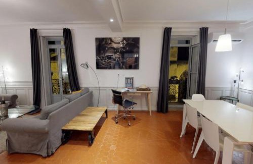 Ecusson Apartment | Mas Saint Côme - Superbe appartement 4 chambres Centre Historique