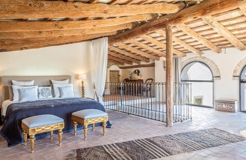 Sant Pere de Ribes Villa | Masia Victoria - luxe private manor with Pool & Wi-Fi