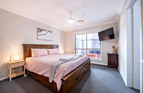 Dubbo Apartment | Mason's Lodge - Family Entertainer, Close to Mall