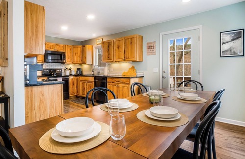 Massanutten House | Massanutten Home - Hot Tub, Fire Pit, Movie and Game Room