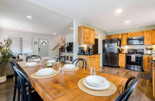 Massanutten House | Massanutten Home - Hot Tub, Fire Pit, Movie and Game Room