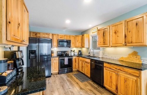 Massanutten House | Massanutten Home - Hot Tub, Fire Pit, Movie and Game Room