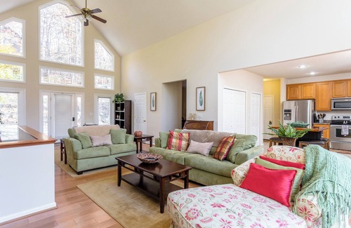 Massanutten House | Massanutten Retreat with Screened Porch & Media Room!