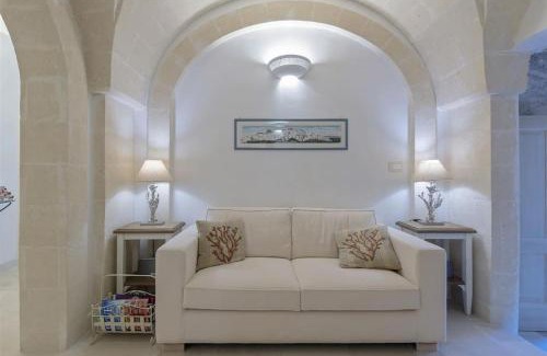 Costa Merlata Villa | Masseria Il Frantoio by Raro Villas