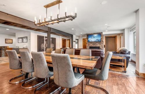 North Park City House | Massive 10 Bed 10 Bath Luxury Mountain Home in Old Town
