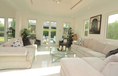 Dubai Villa | Massive 5 Bedroom Luxury Villa Private Pool and 5 Min Drive to Jumeriah Walk